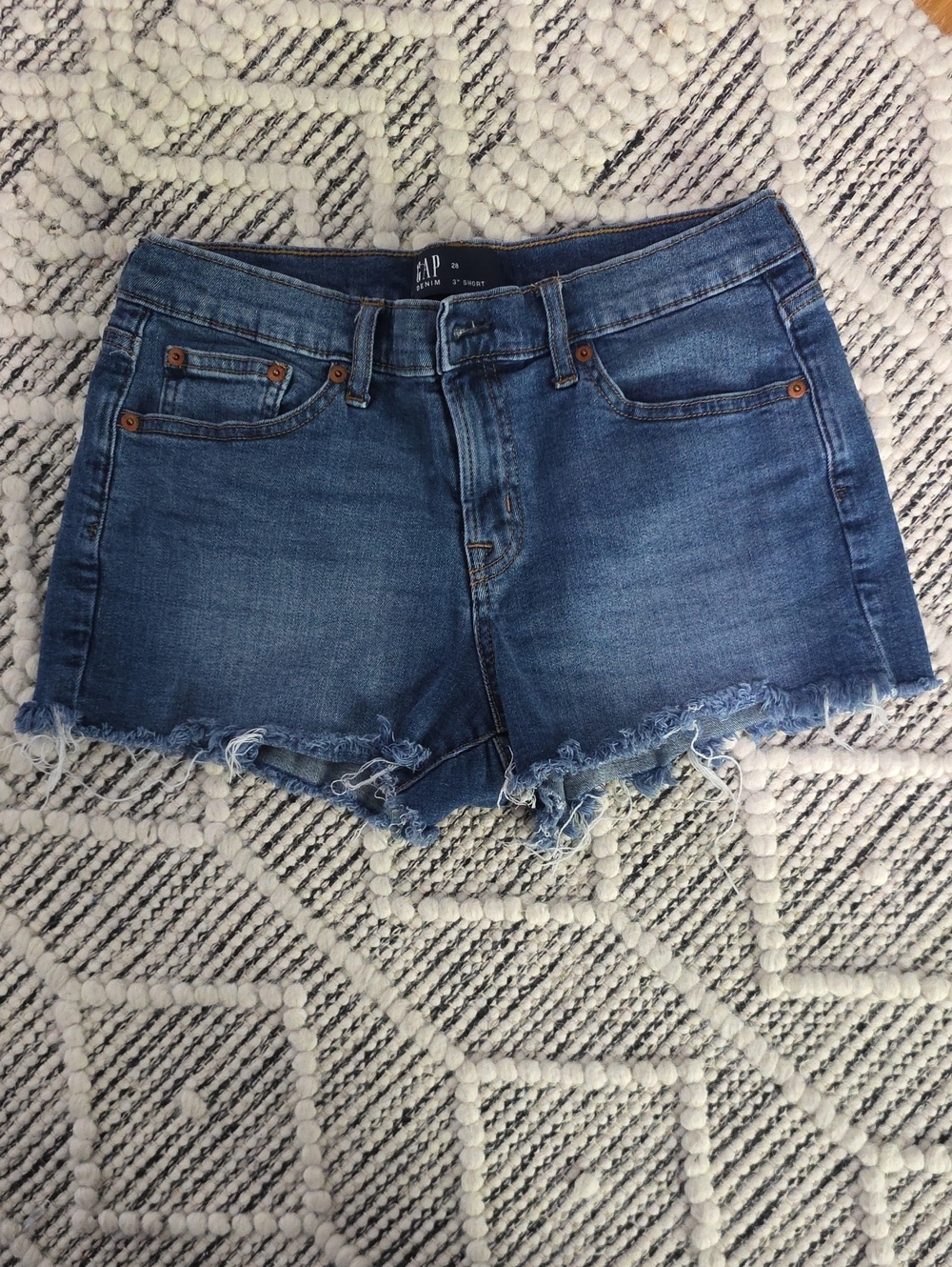 GAP Women's Medium Blue Frayed Hem Denim Shorts
